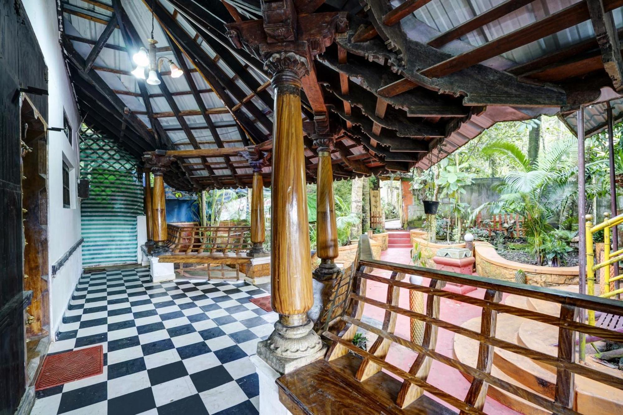 Oyo Flagship Meadow View Inn Текади Екстериор снимка